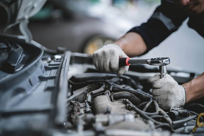 Transmission Repair vs. Replacement: Which Option Saves You More Money?